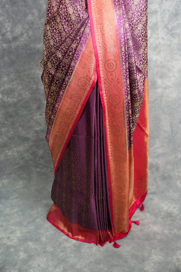 Deep Royal Purple Banarasi Silk Saree with Rani Pink Border & Antique Gold Zari Weave – All-Over Floral Brocade Body, Heavy Designer Pallu & Matching Blouse Perfect for Weddings & Festive Occasions