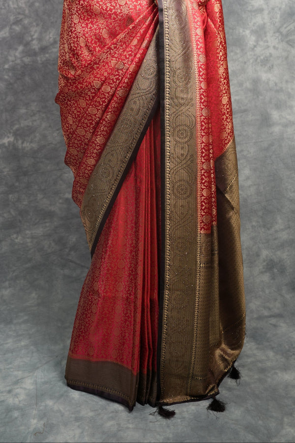 Coral Red Banarasi Handloom Silk Saree – Dark Espresso Brown Heavy Zari Border, All-Over Gold Brocade Body & Rich Pallu with Matching Blouse Bridal Wedding Festive Traditional Collection
