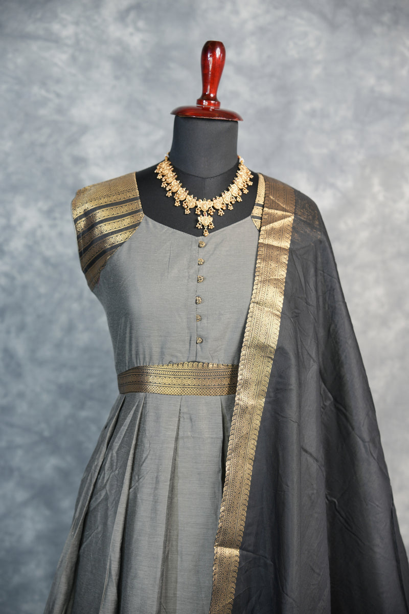 Dark Grey Cotton Maxi Set – A sleek and comfortable maxi set crafted from soft cotton fabric. Designed in a rich dark grey tone, it offers a relaxed fit with an elegant, effortless look perfect for everyday wear.
