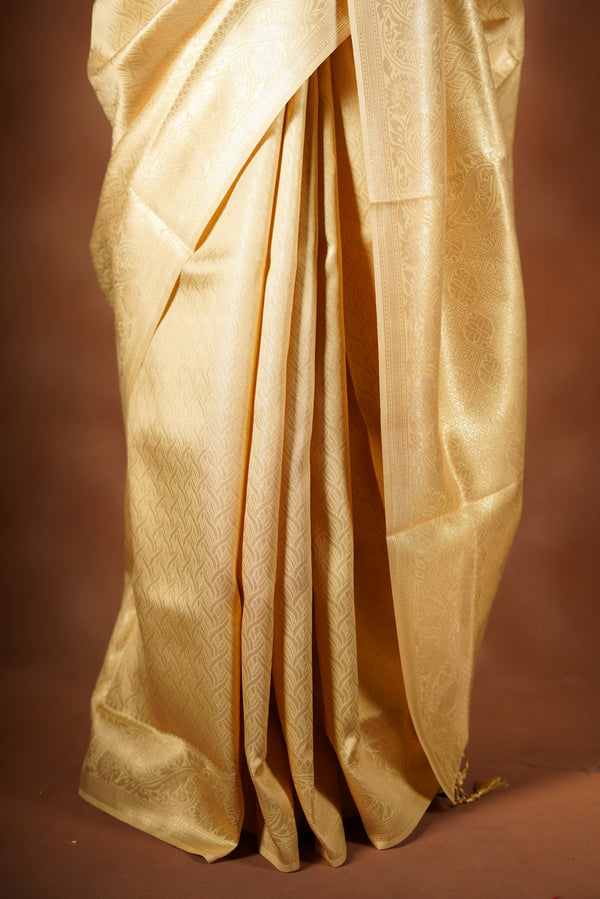 Jacquard silk saree - ivopry gold perimum tissues silk blend situation metallic sliver zari work through out the saree and paired with contract blouse